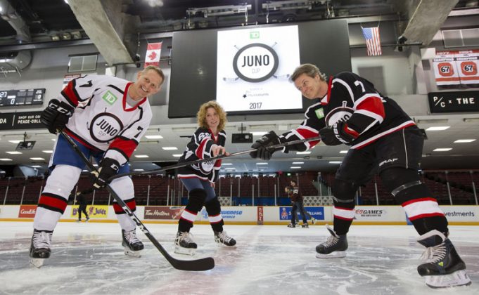 New players complete team roster for the 15th annual JUNO Cup 2017 Juno Cup Practice. Gary Roberts, Kathleen Edwards and Jim Cuddy have some fun rehearsing the ceremonial puck drop. The NHL Greats will play the Rockers, Friday, March 31. TD Place, Ottawa, ON. March 30, 2017. CARAS/iPhoto