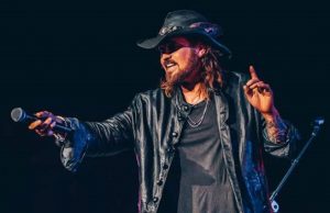 Billy Ray Cyrus Returns With Canadian-Exclusive Single, Country Twisted