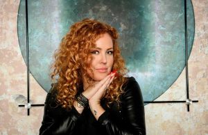 OKANAGAN-RAISED KAREN LEE BATTEN TURNS ROUGH TIMES INTO GOOD TIMES WITH COUNTRY SINGLE, “DRINKIN’ SONG” OKANAGAN-RAISED KAREN LEE BATTEN TURNS ROUGH TIMES INTO GOOD TIMES WITH COUNTRY SINGLE, “DRINKIN’ SONG”