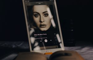 Adele persuades Spotify to disable shuffle button on all album pages