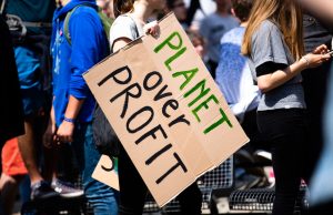 Hot profits, hot temperatures and necessary solutions