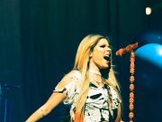 Avril Lavigne announces ‘The Greatest Hits’ tour